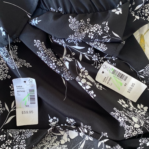 Pennington’s NWTs black / white top 100% polyester elastic neckline lightweight - Picture 6 of 6